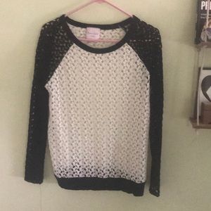 B+w lace sweater size s